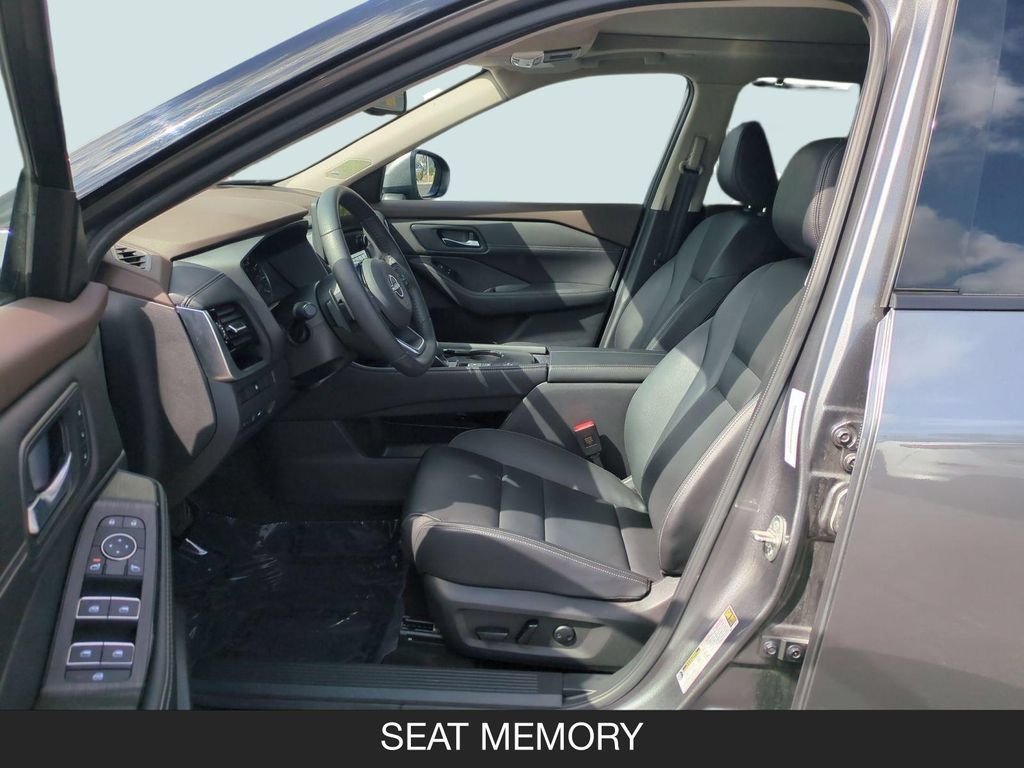 Used 2023 Nissan Rogue SL w/ SL Premium Package FWD image 14
