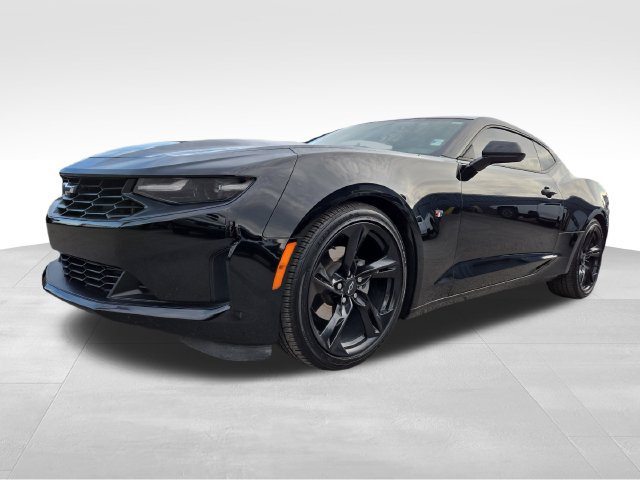 Used 2021 Chevrolet Camaro LT RWD image 5