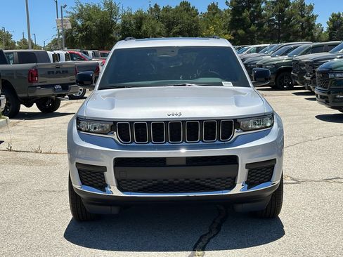 New 2026 Jeep Grand Cherokee L 2WD image 11