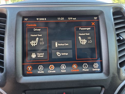 Used 2019 Jeep Cherokee Trailhawk w/ Cold Weather Group AWD/4WD image 31