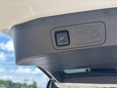 Used 2024 Ford Expedition Limited AWD/4WD image 24