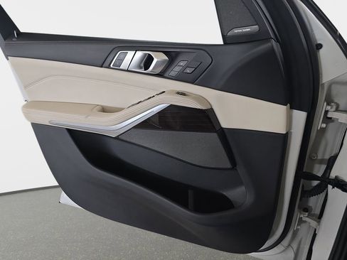 Used 2024 BMW X5 sDrive40i w/ Premium Package image 27