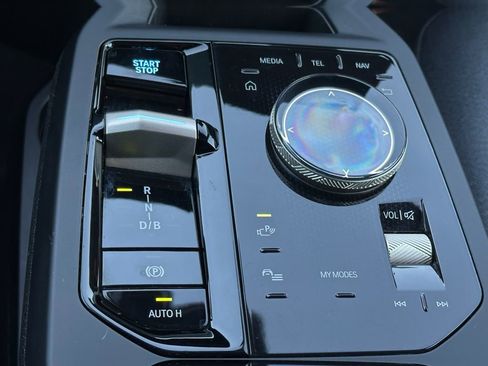 Used 2023 BMW iX xDrive50 w/ BMW I Signature Blue Package image 18