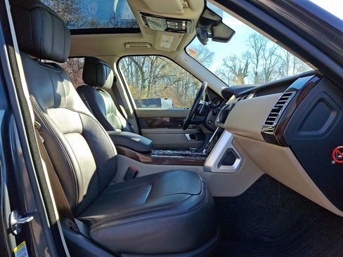 Used 2019 Land Rover Range Rover Autobiography image 13