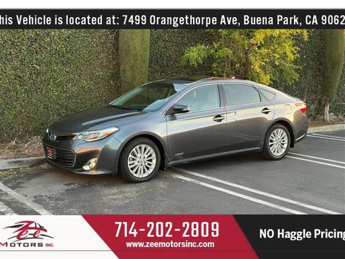 Used 2013 Toyota Avalon Limited w/ Technology Pkg FWD image 12
