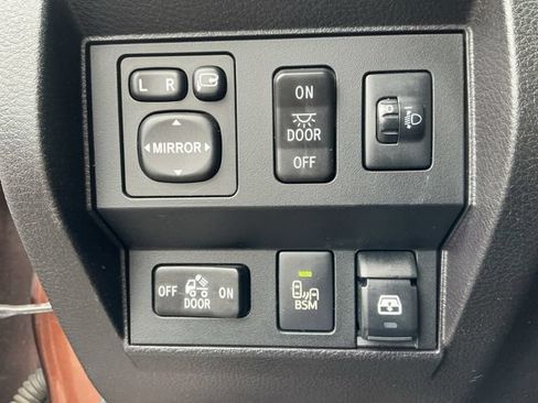 Used 2014 Toyota Tundra Platinum AWD/4WD image 30