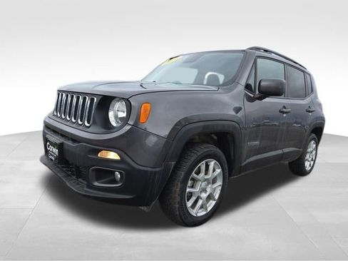 Used 2018 Jeep Renegade Latitude w/ Cold Weather Group image 5