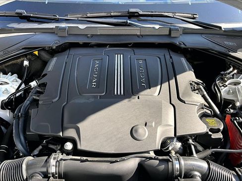 Used 2018 Jaguar XE Portfolio RWD image 10