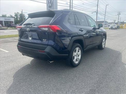 Used 2021 Toyota RAV4 XLE AWD/4WD image 5