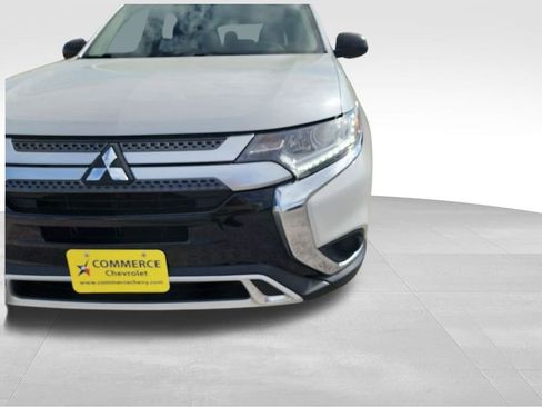 Used 2020 Mitsubishi Outlander ES image 9