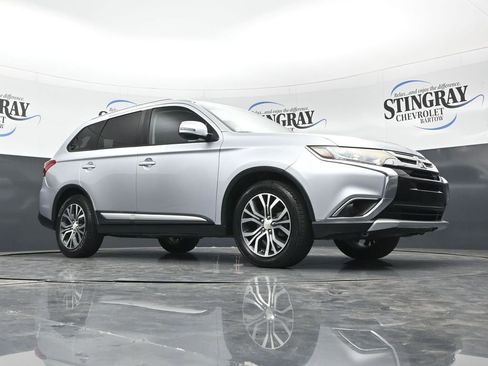 Used 2017 Mitsubishi Outlander ES FWD image 29