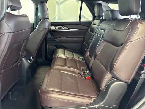 Used 2026 Ford Explorer Platinum AWD/4WD image 16