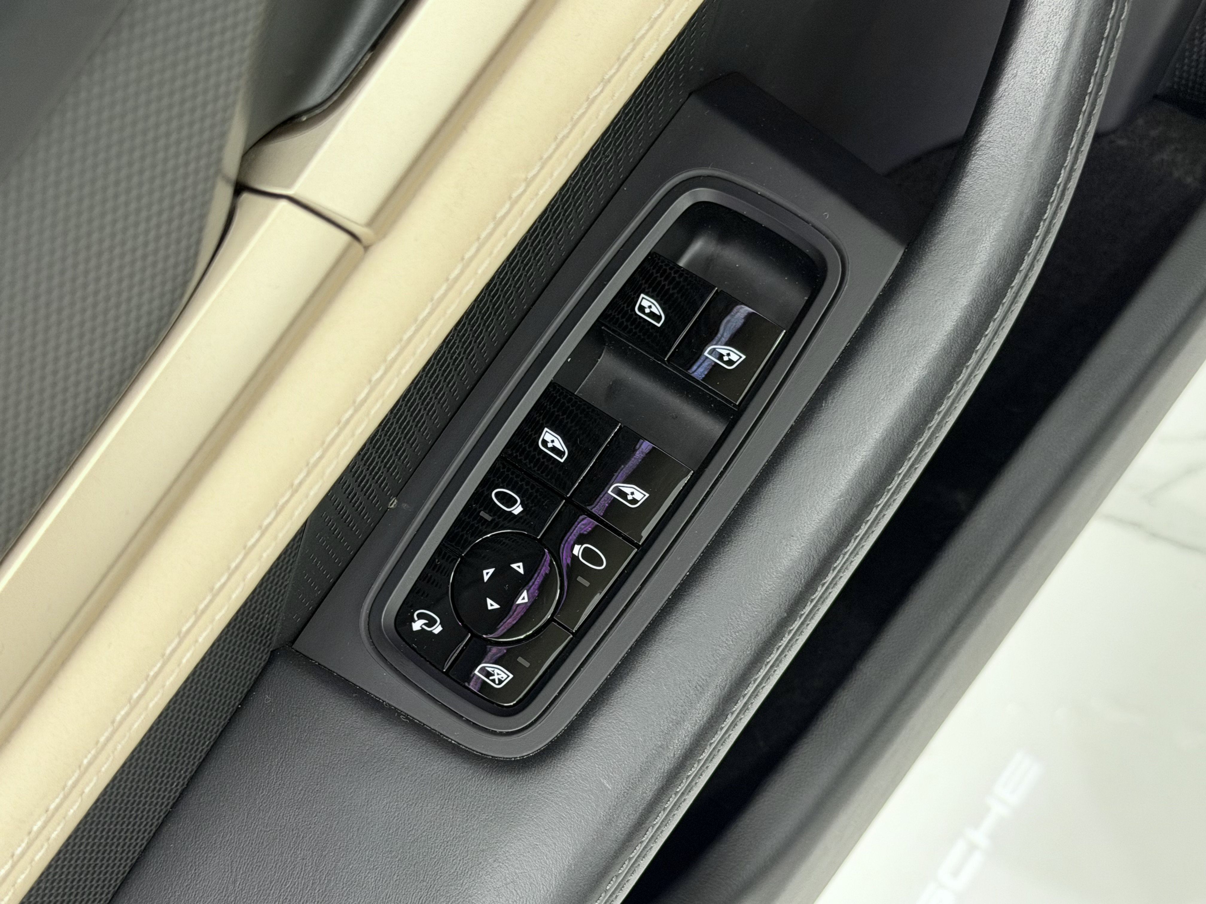 Certified 2021 Porsche Taycan Turbo S AWD/4WD image 31