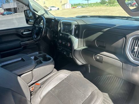 Used 2021 Chevrolet Silverado 2500 LTZ w/ Z71 Off-Road Package AWD/4WD image 25