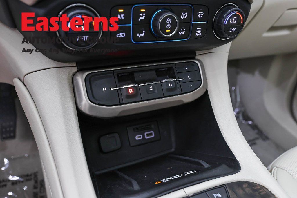 Used 2022 GMC Acadia Denali w/ Denali Technology Package AWD/4WD image 14