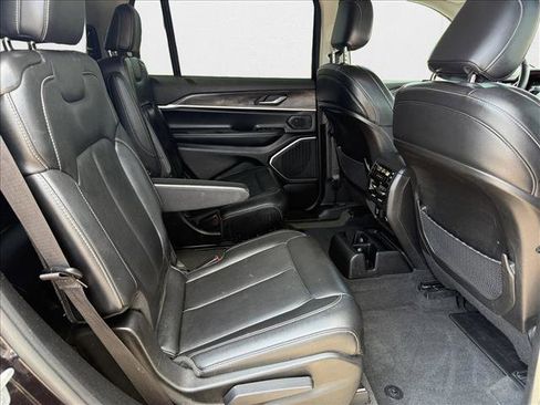 Used 2022 Jeep Grand Cherokee L Limited image 21