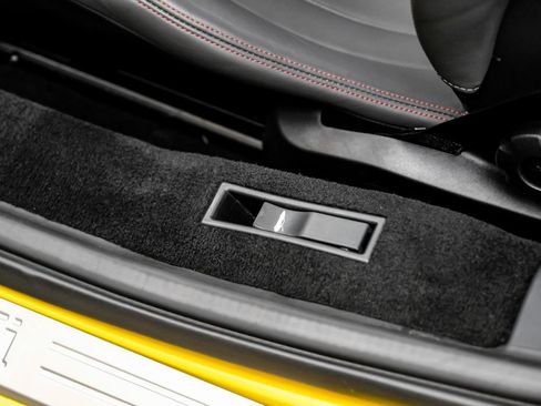Used 2022 Ferrari F8 Tributo RWD image 36