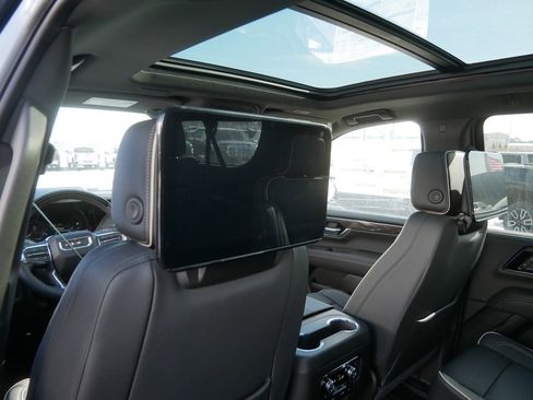 New 2026 GMC Yukon XL Elevation w/ Elevation Premium Package image 14