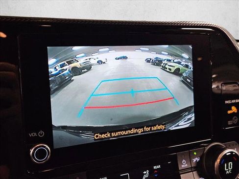 Used 2024 Toyota Highlander XSE FWD image 12