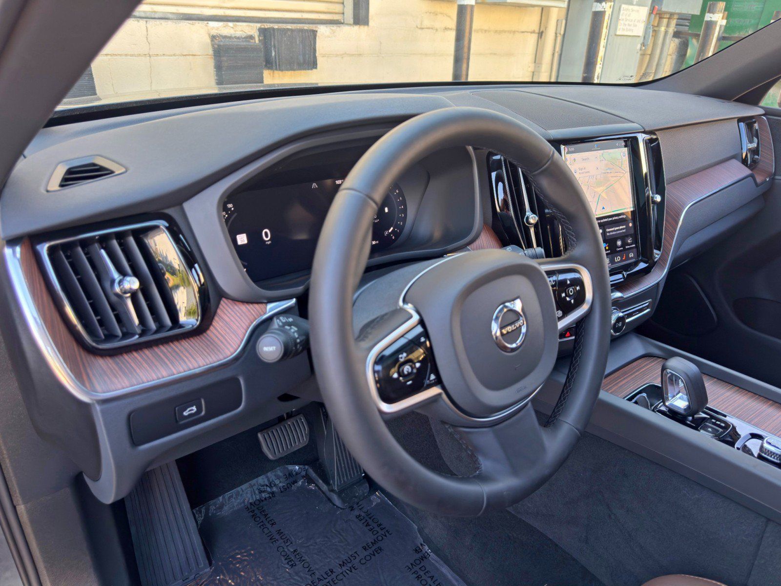 Used 2025 Volvo XC60 B5 Plus w/ Protection Package Premier AWD/4WD image 14