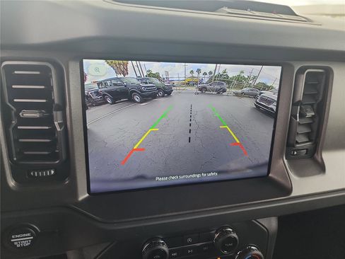 New 2025 Ford Bronco 4-Door image 36