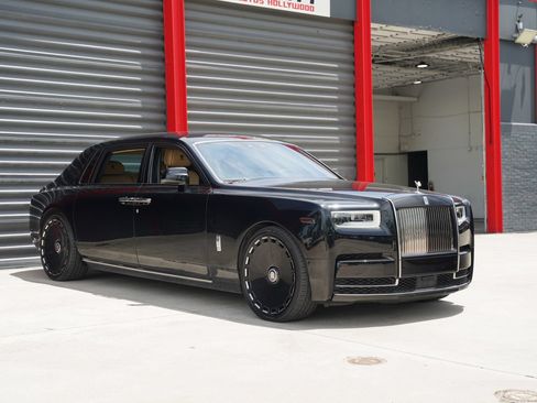 Used 2020 Rolls-Royce Phantom Extended Wheelbase RWD image 6