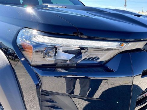 Used 2024 Chevrolet Colorado ZR2 w/ ZR2 Bison Edition image 33