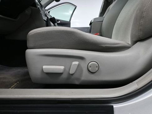 Used 2012 Toyota Camry LE image 19