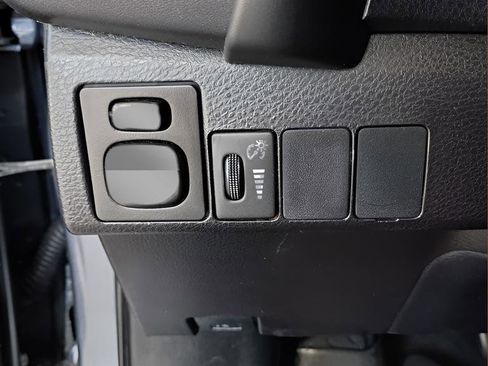 Used 2019 Toyota Corolla SE FWD image 17