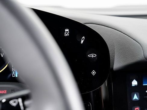 Used 2023 Porsche Taycan image 12