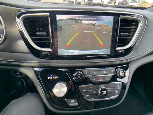 New 2026 Chrysler Pacifica Select w/ S Appearance Package image 21