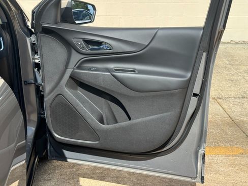 Used 2018 Chevrolet Equinox LT FWD image 36