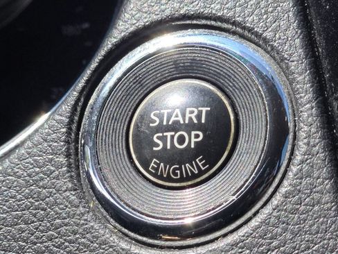 Used 2015 Nissan Rogue SV FWD image 30