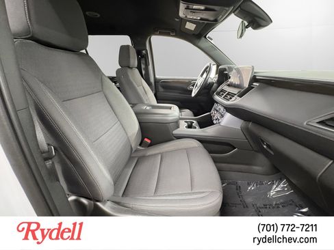 Used 2022 GMC Yukon SLE w/ Gmc Pro Safety Plus Package image 16