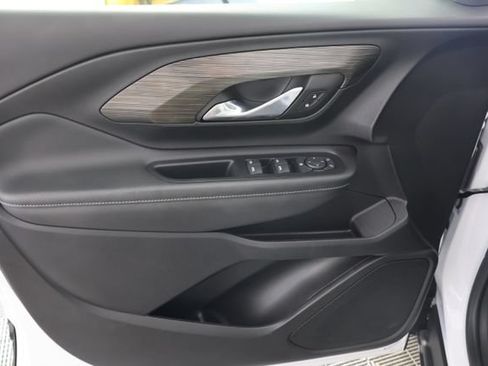 Used 2023 GMC Terrain SLE FWD image 24