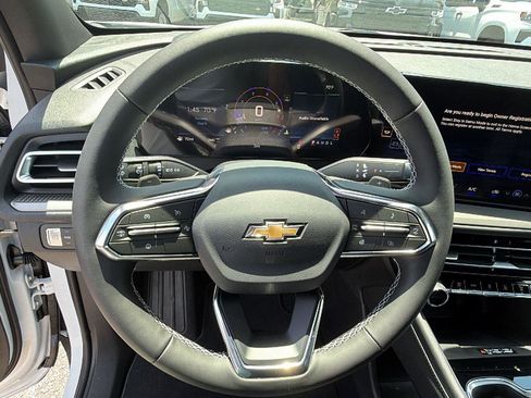 New 2026 Chevrolet Traverse LT w/ Driver Confidence Package AWD/4WD image 20