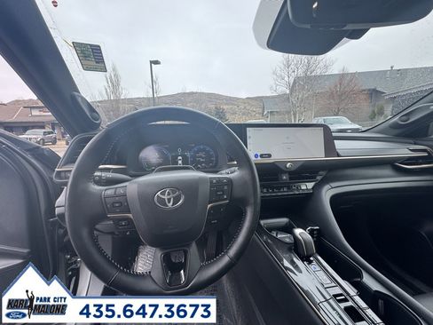 Used 2025 Toyota Crown Limited image 13