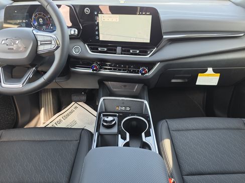 New 2027 Chevrolet Equinox LT w/ Convenience Package II FWD image 20