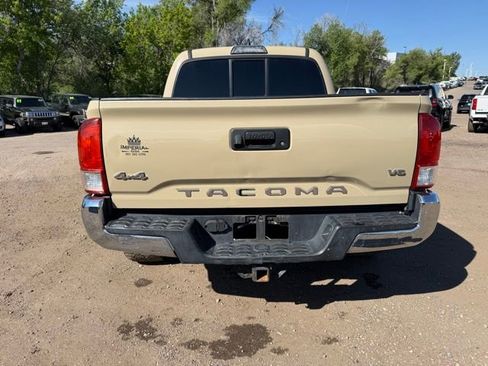 Used 2017 Toyota Tacoma SR5 w/ Tow Package AWD/4WD image 5