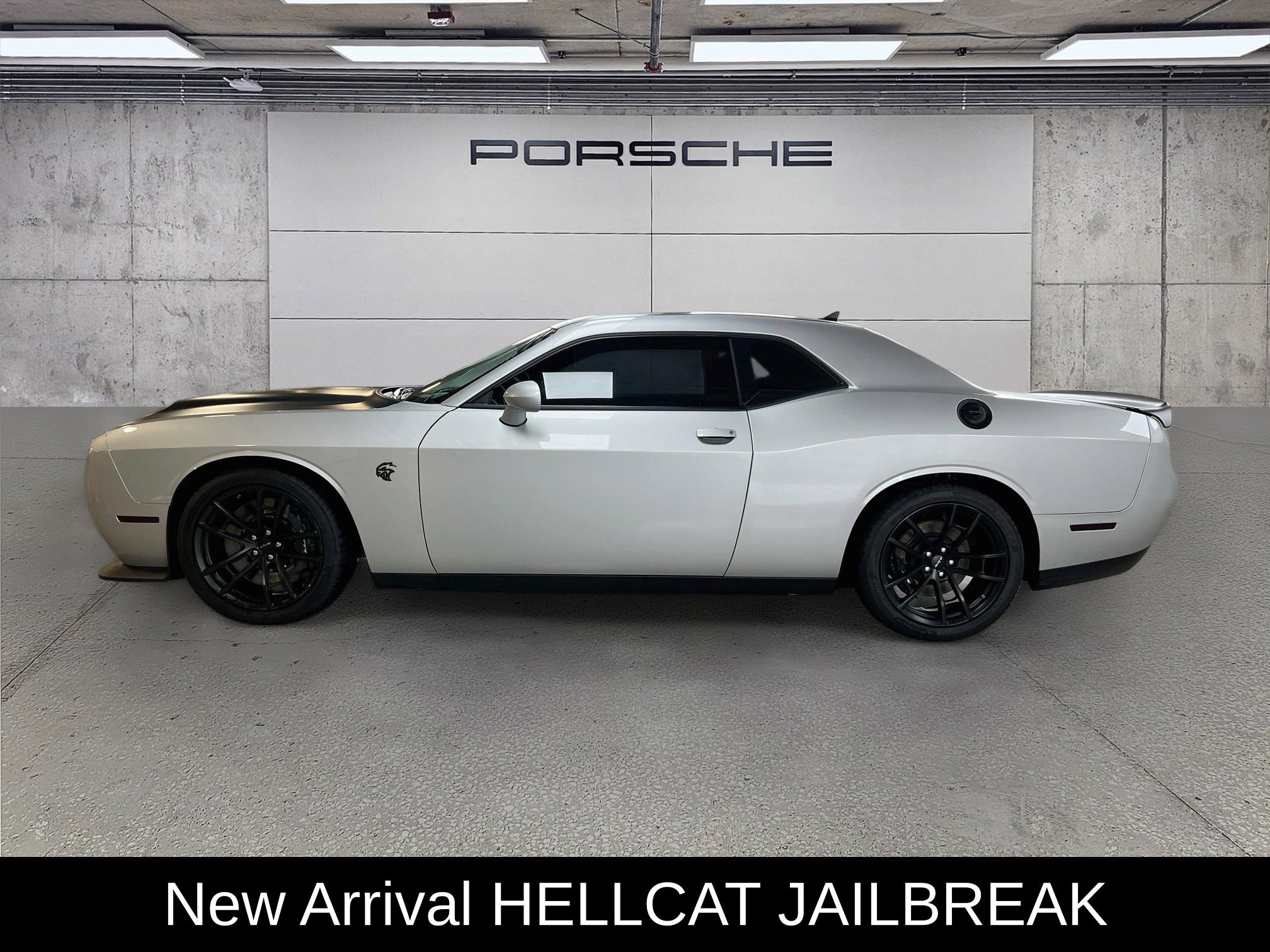 Used 2023 Dodge Challenger SRT Hellcat RWD image 2