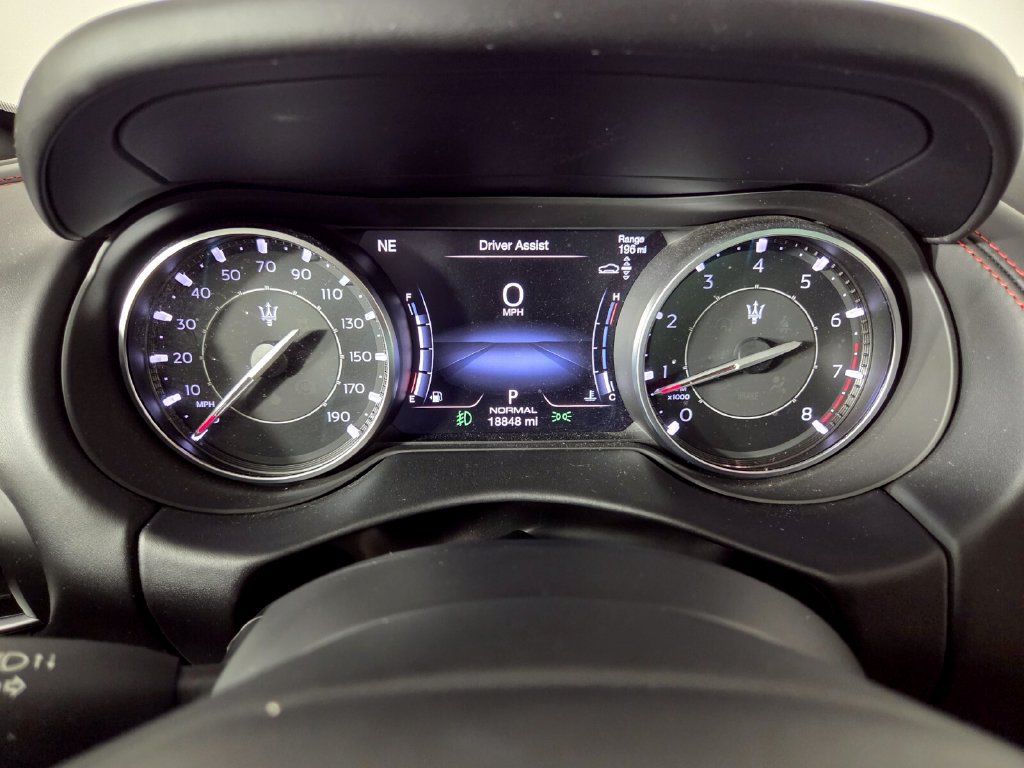 Used 2024 Maserati Levante GT Ultima AWD/4WD image 14