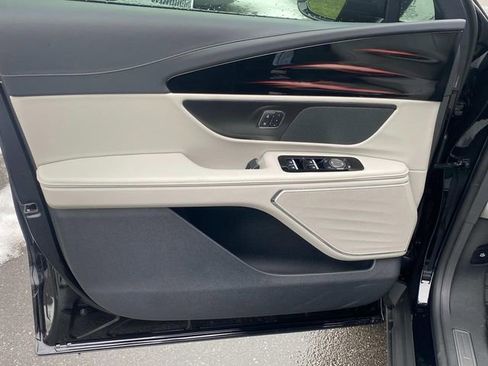 New 2026 Lincoln Nautilus Premier image 10