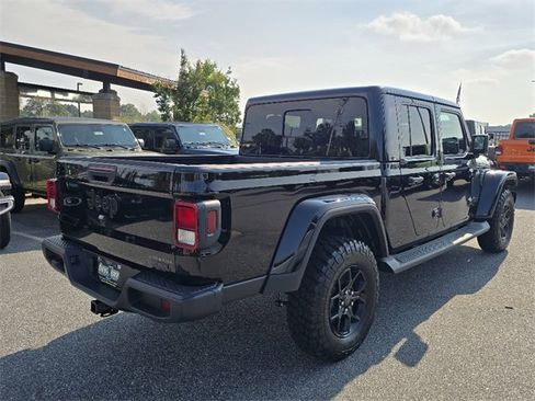 New 2025 Jeep Gladiator Sport image 3