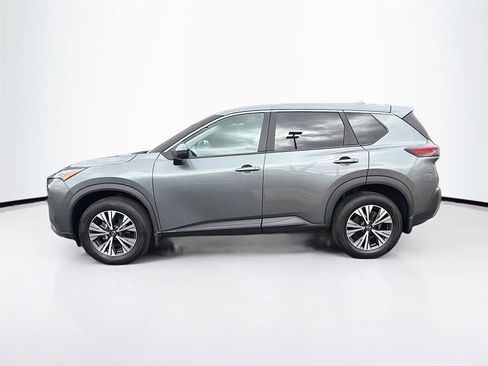Used 2023 Nissan Rogue SV image 4