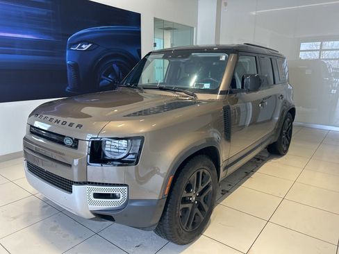 Used 2020 Land Rover Defender 110 HSE image 1