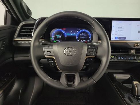 Used 2025 Toyota Crown Signia AWD/4WD image 24