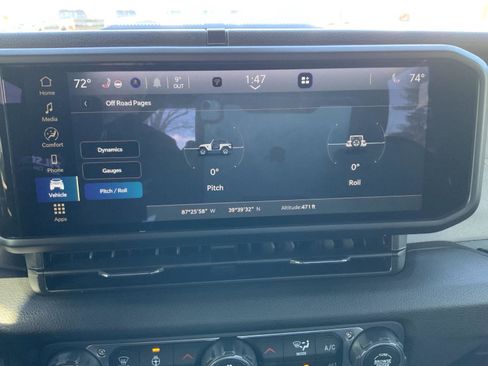 Used 2025 Jeep Wrangler Sport image 39