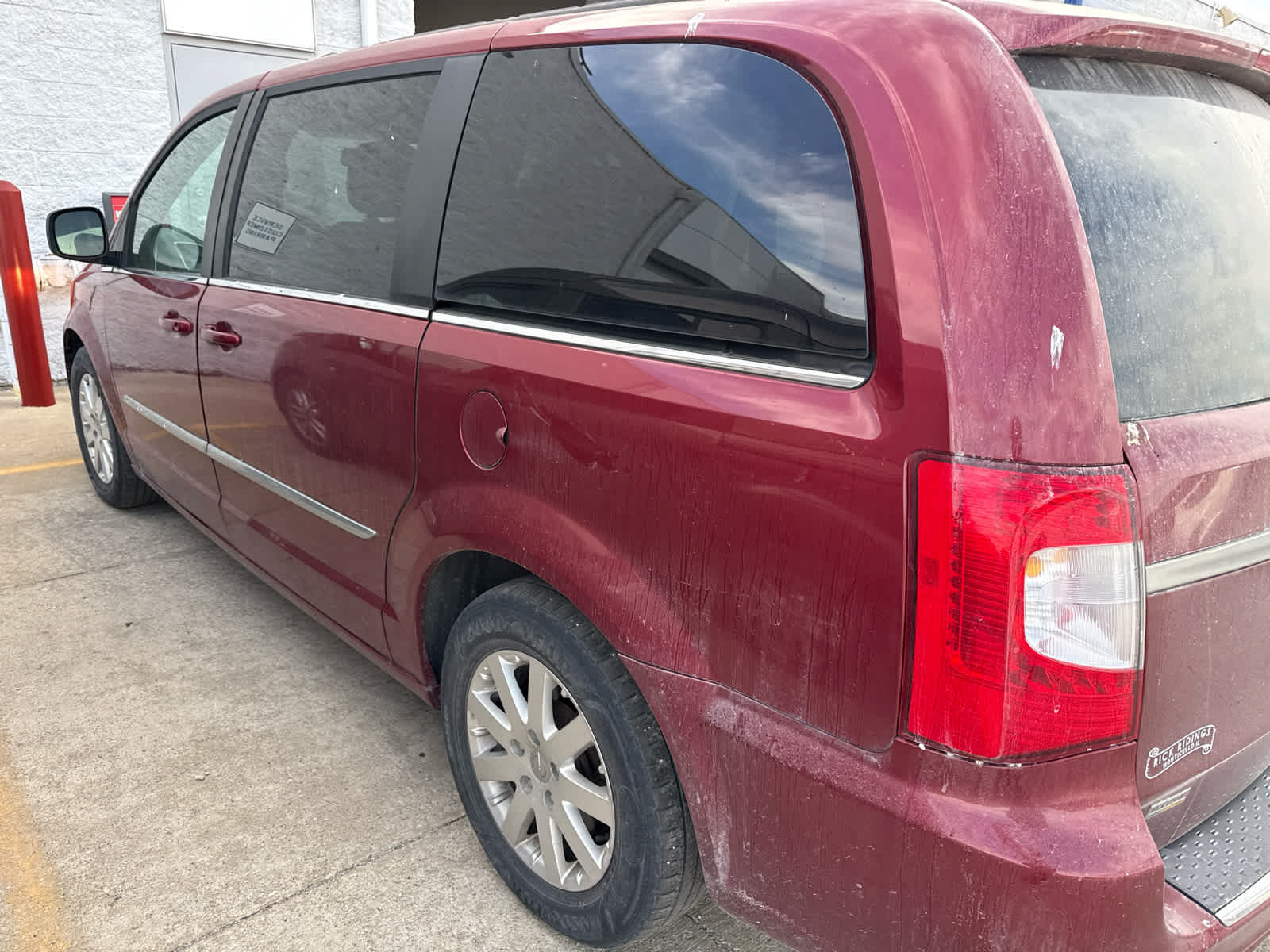 Used 2015 Chrysler Town & Country Touring FWD image 3