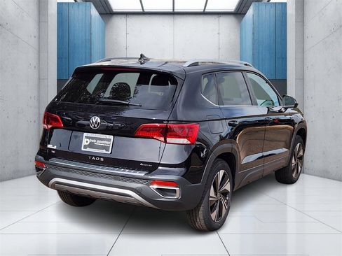 New 2024 Volkswagen Taos SE image 28