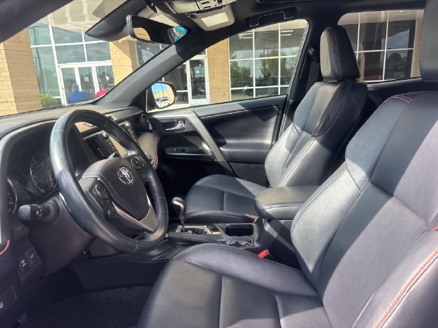 Used 2018 Toyota RAV4 SE w/ Power Extra Value Package AWD/4WD image 9